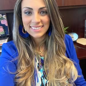 Meet your Posher, Cassandra